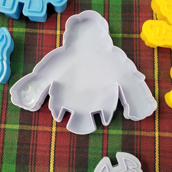 Rudolph the Red Nosed Reindeer Stand-Up Cookie Cutters 16pc 2007 - Picture 7 of 14